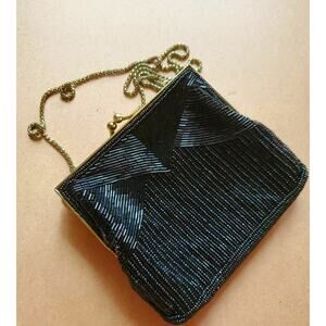 Vintage Black Beaded Evening Formal Purse Gold Chain Strap Clasp Closure